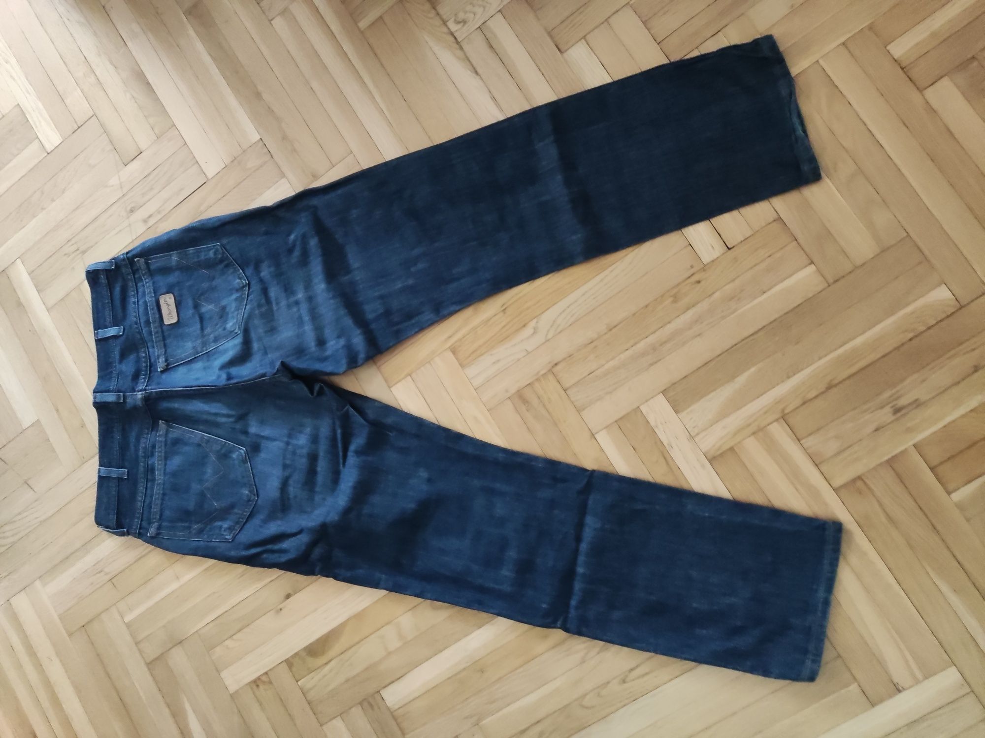Sprzedam jeansy Wrangler
