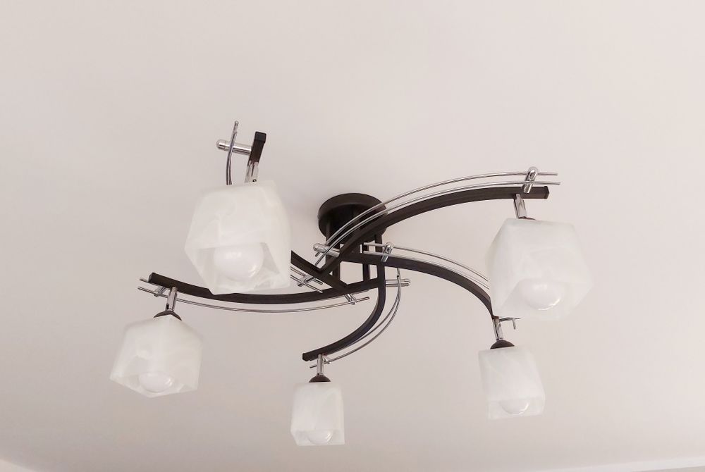 Żyrandol/ lampa wiszaca