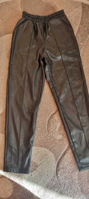 продам штани з еко шкіри дермантін 140 розмір