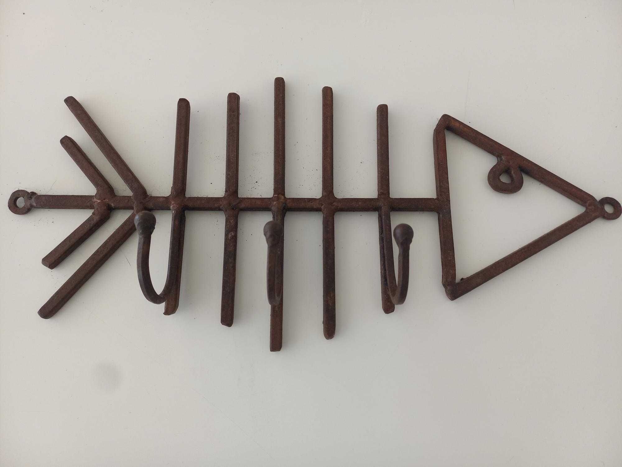 Cabide Espinha de Peixe em Ferro