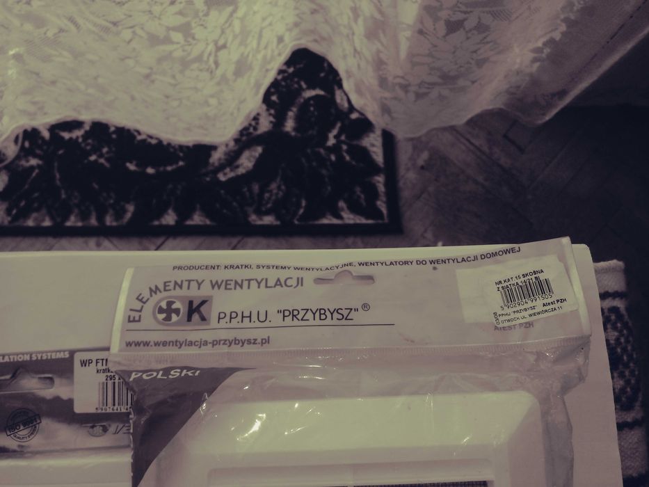 Kratki wentylacyjne z siatką plastik.+kratka wentylacyjna z nierdzewki