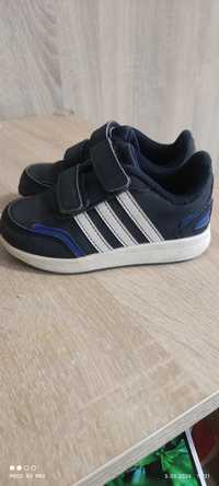 Buty chłopięce adidas 23