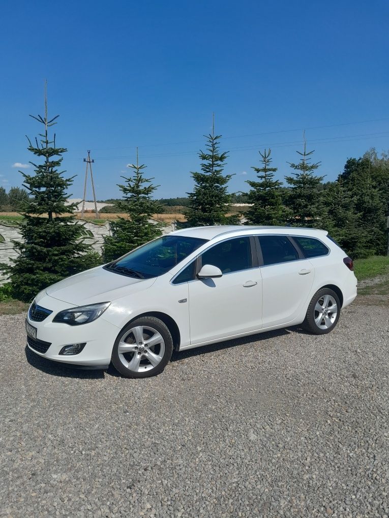 Opel Astra 1.3 cdti 2011rok