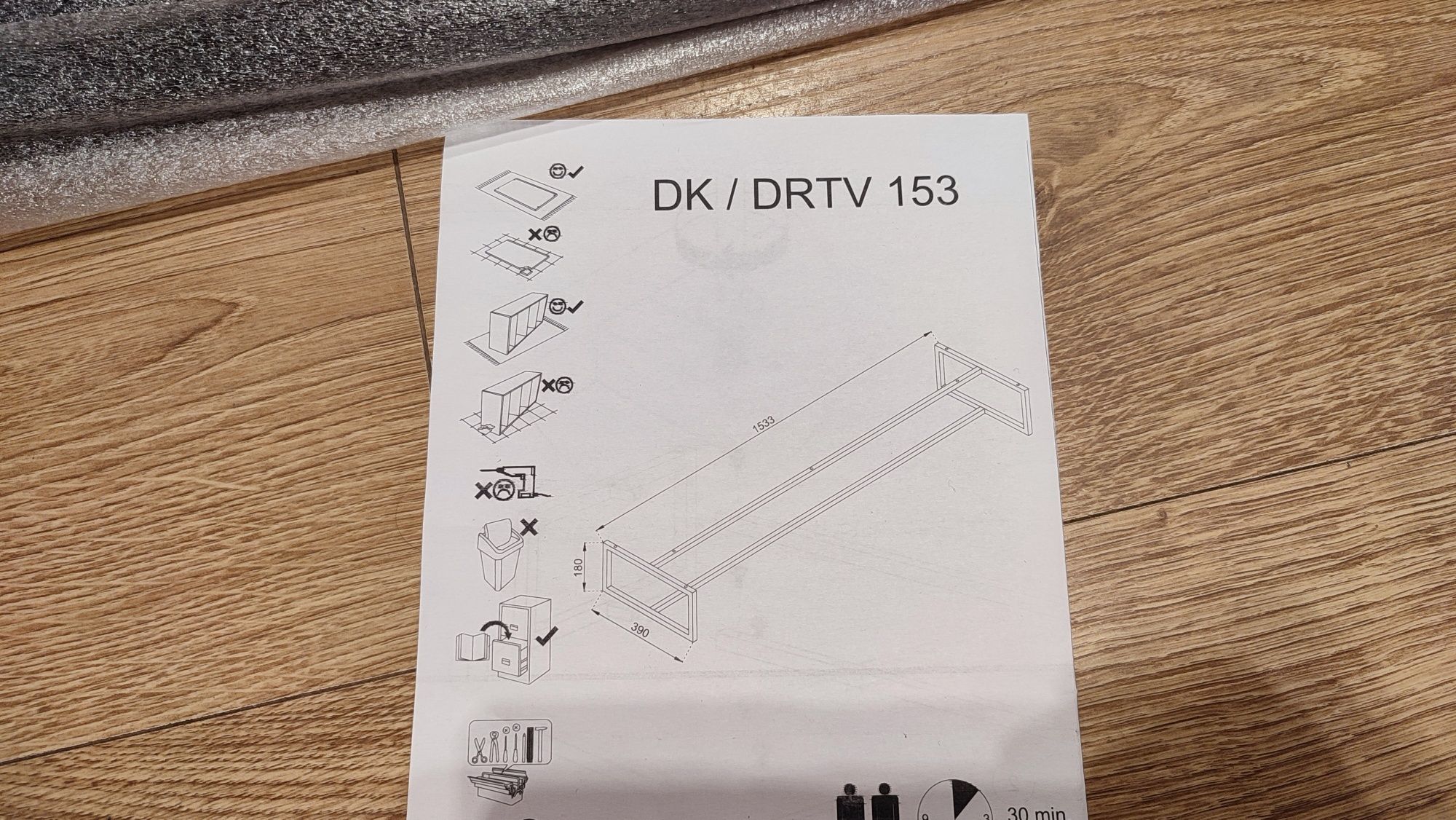 Nowa stalowa podstawa pod szafkę DRTV 153, 153 cm