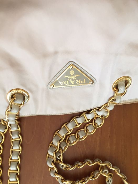 Mala de senhora da prada