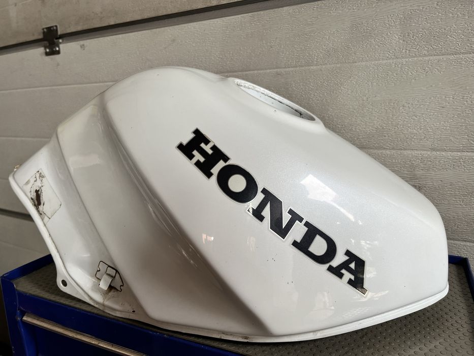 Zbiornik paliwa bak honda VFR 750 F RC 36