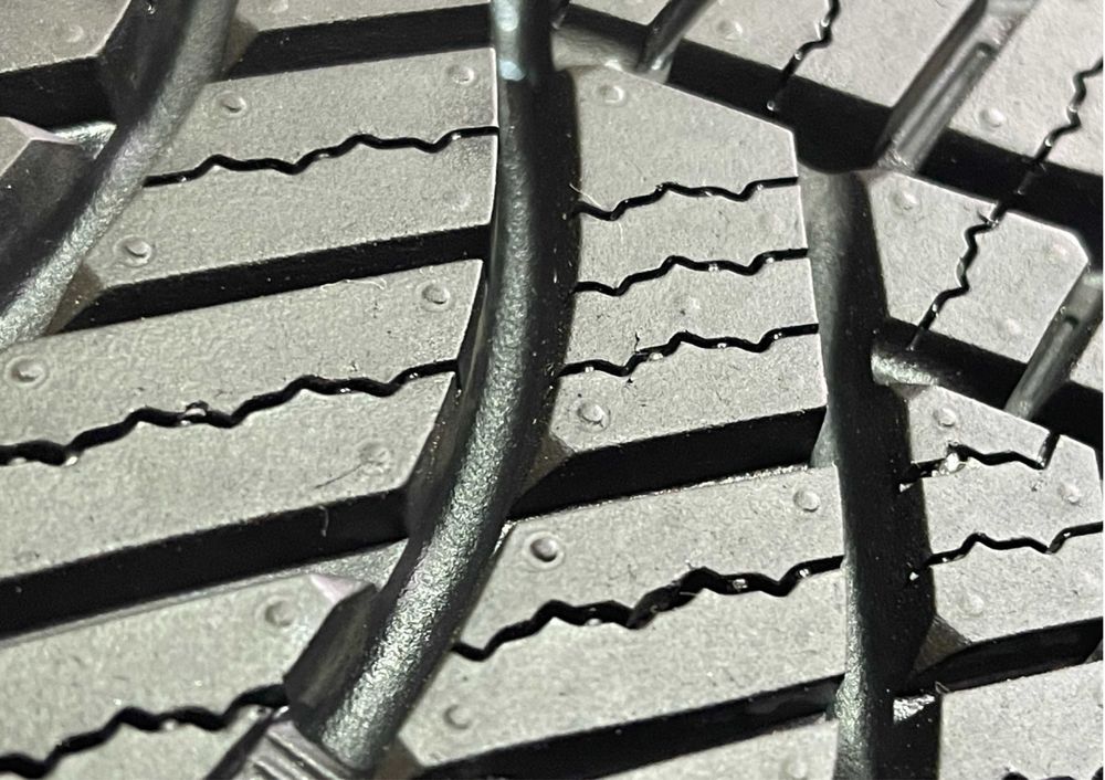 Автошини колеса резина 225/55 R16 Goodride All Season 2024 рік зимові