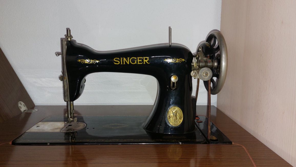 Maquina de Costura Singer Antiga Clássica Vintage