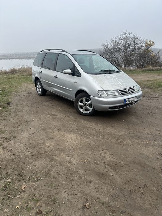 Продам Фольцваген шаран 1,9 дизель