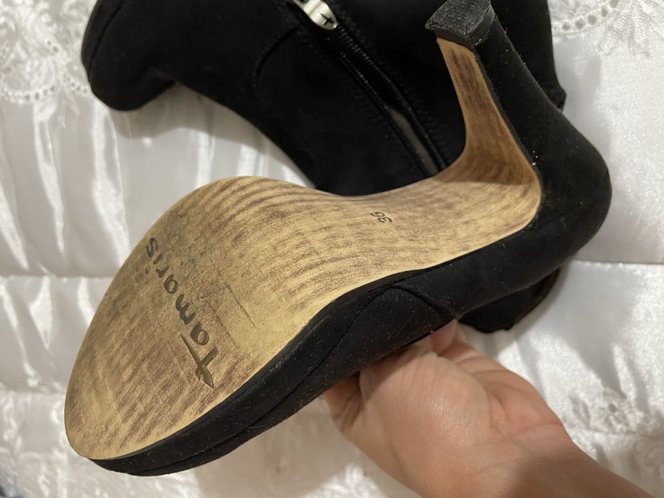 Botas pretas tam 36