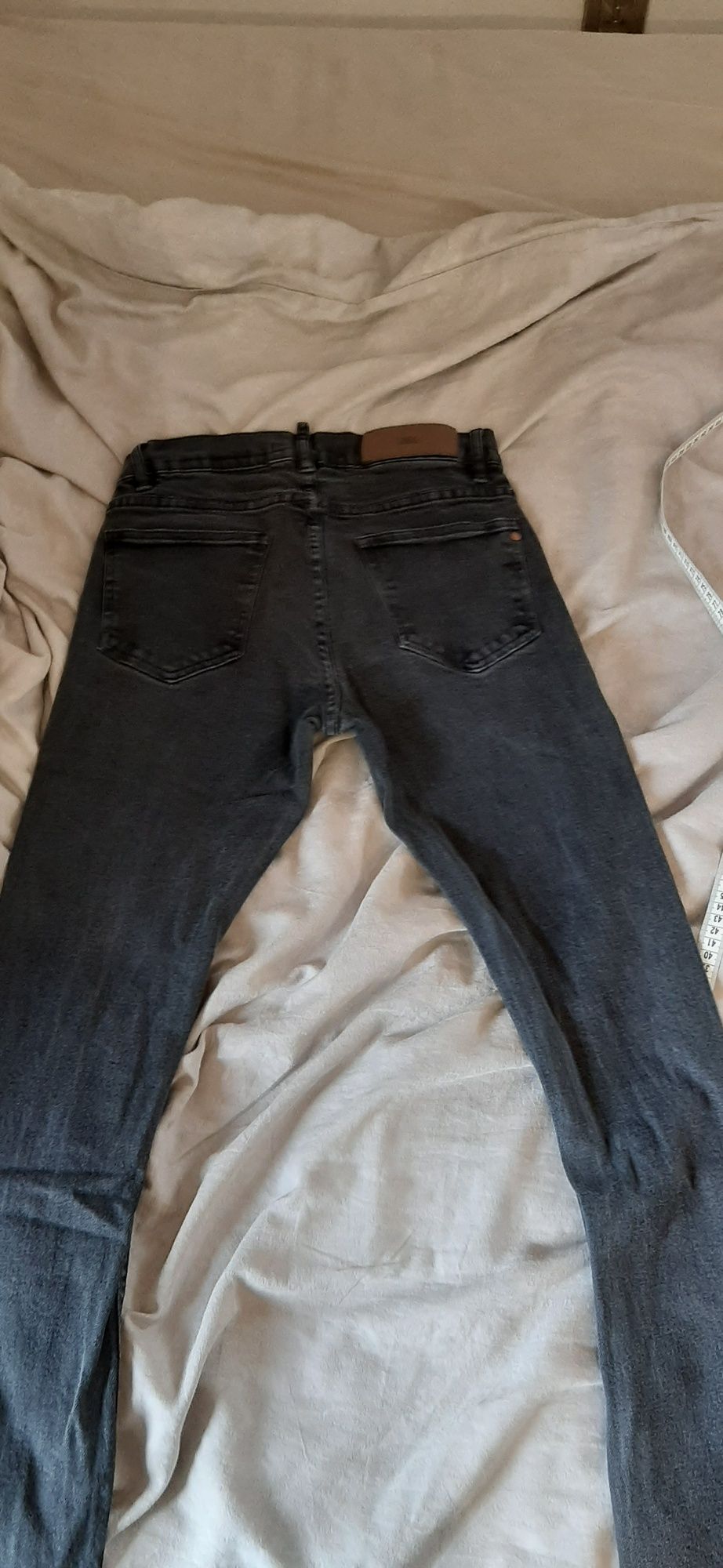 Męskie jeansy zara