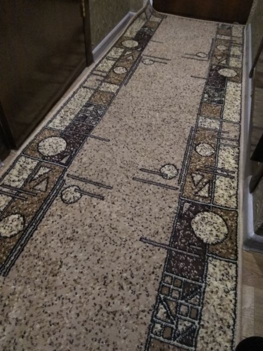 Продам ковровую дорожку.