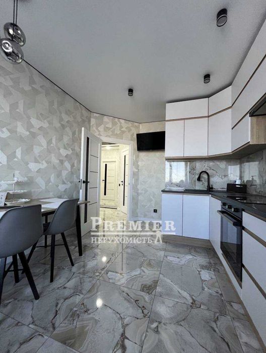 Продам 1-кімнатну квартиру у новому ЖК на Сахарова