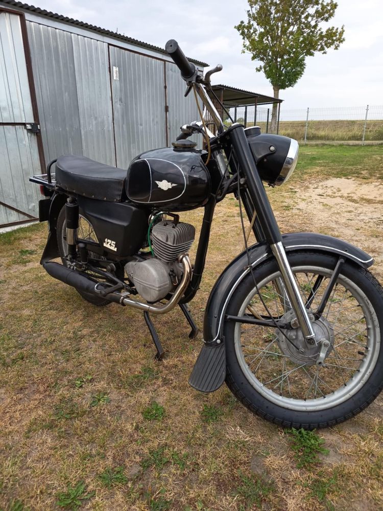 Wsk 125 w stanie oryginalnym z dokumentami 1977r.