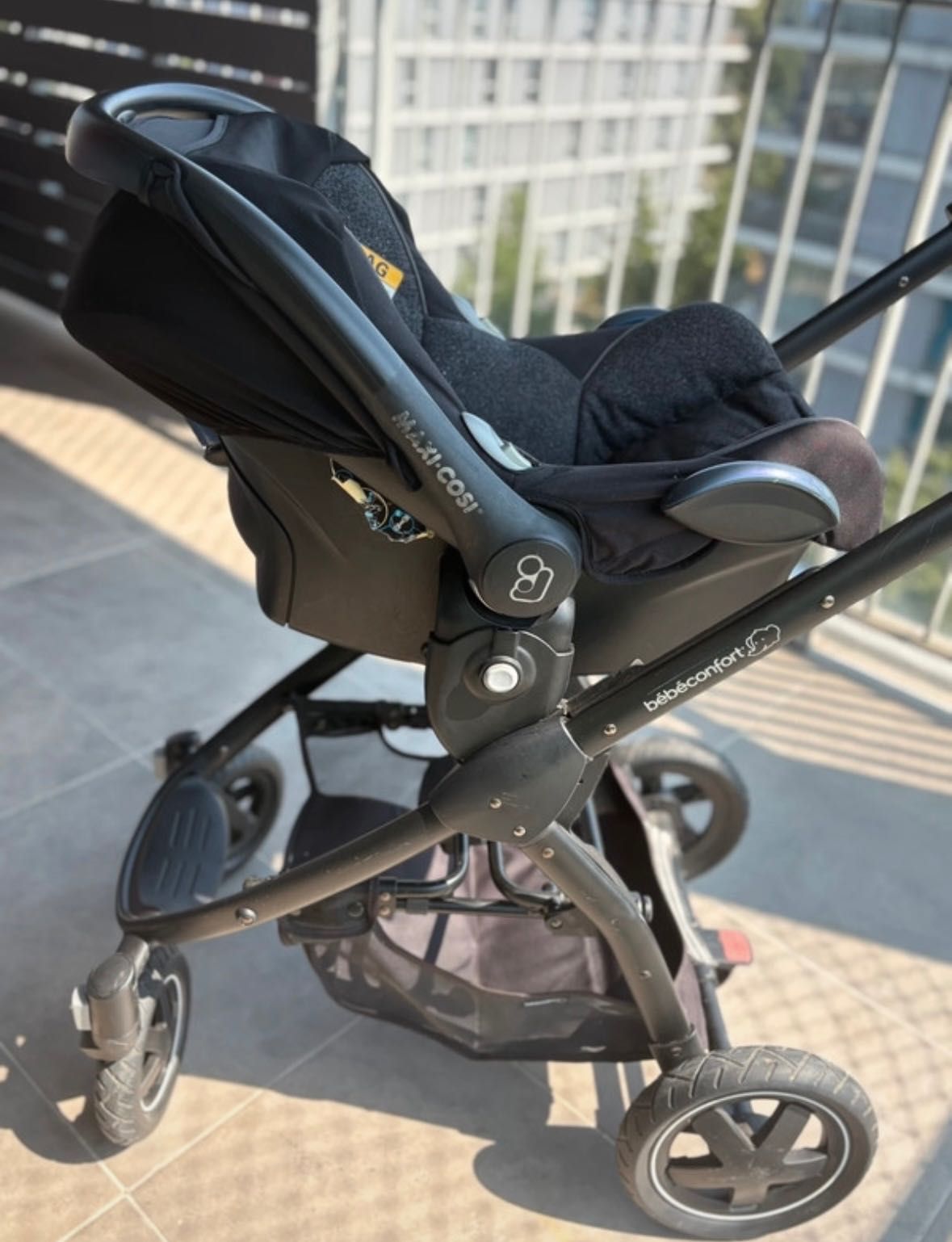 Carrinho bebé conforte com isofix