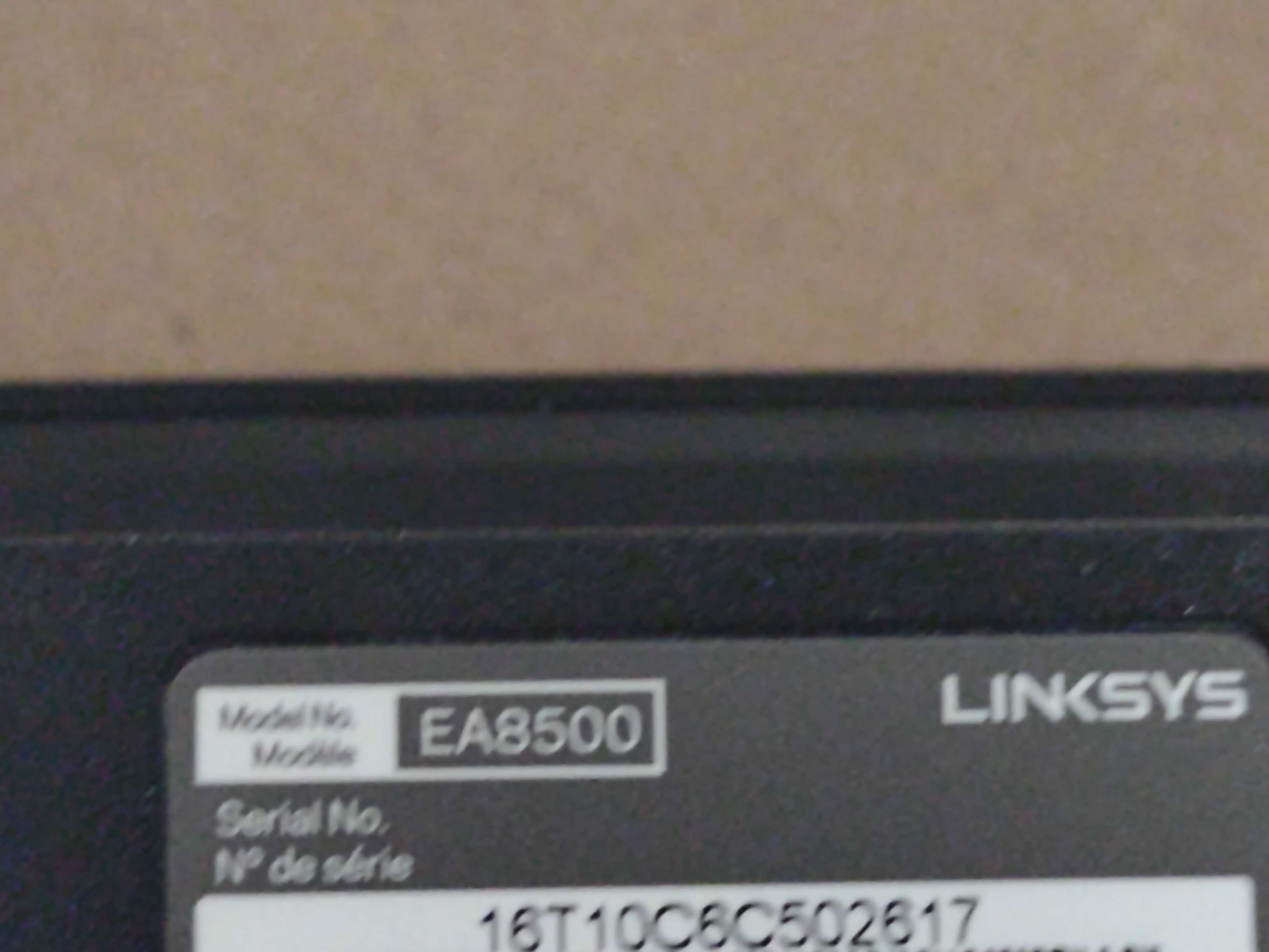 Linksys EA8500 (802.11a/b/g/n/ac 2600Mb/s) USB, 2.4 / 5 GHz