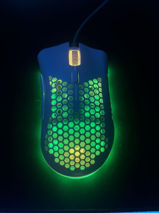 Sprzedam mysz MAD DOG GM750W  + podkladka MAD DOG podświetlana