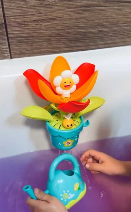 Іграшка для ванни Квітка з лійкою