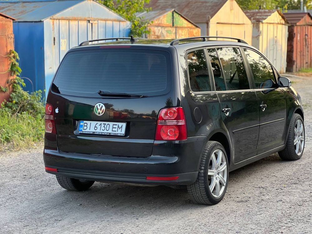 Volkswagen touran