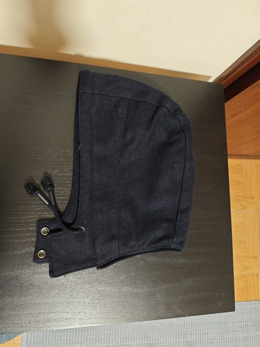 Casaco azul marinho de fazenda em bom estado