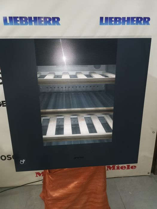 Вбудована шафа для вина Smeg CVI629NR3