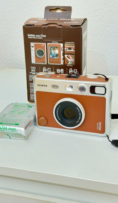 Máquina Fotográfica Fujifilm Instax Mini evo