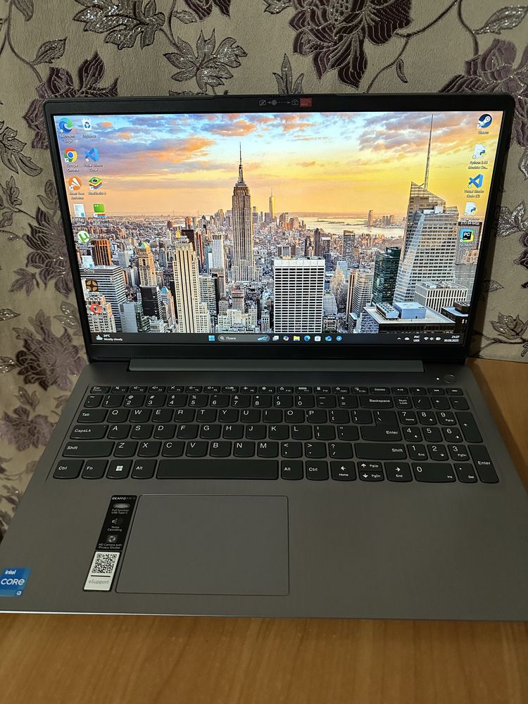 Lenovo IdeaPad 3 15IAU7