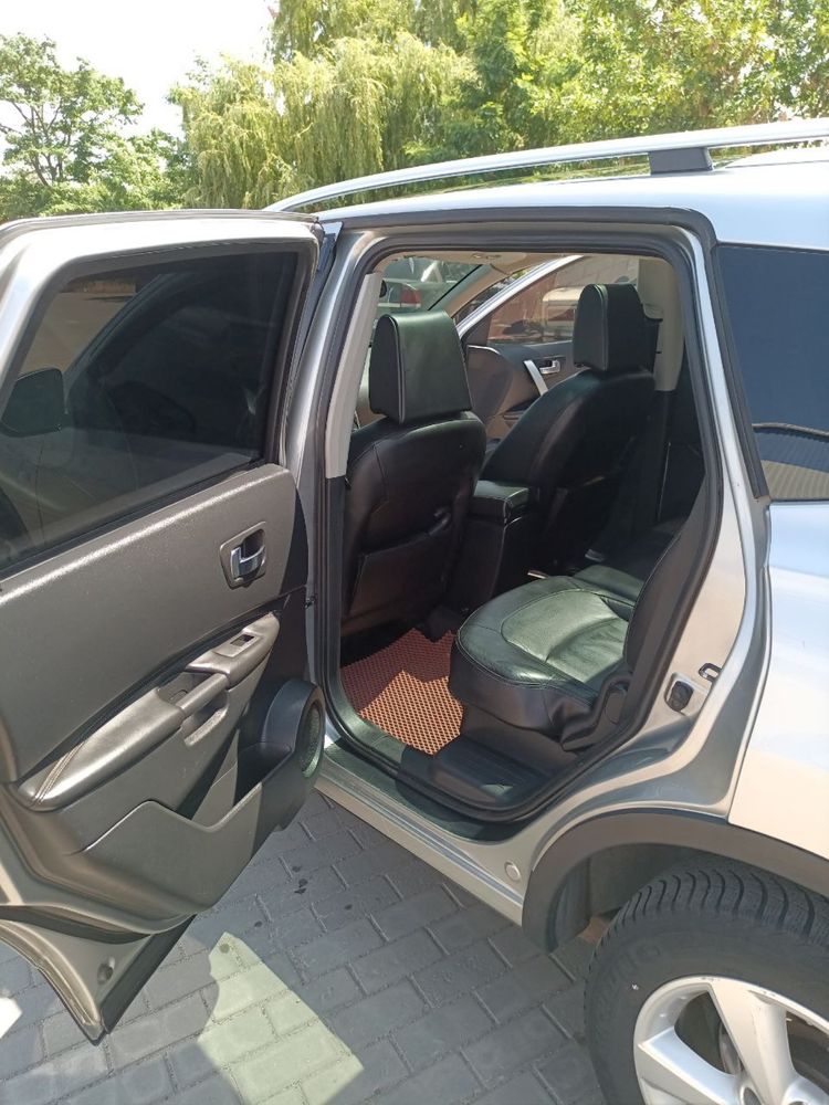 Продам свое авто Nissan QASHQAI +2