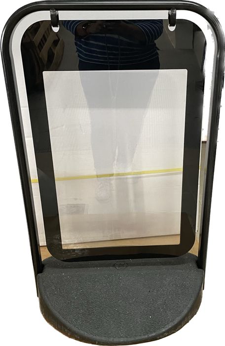 Porta cartazes de exterior