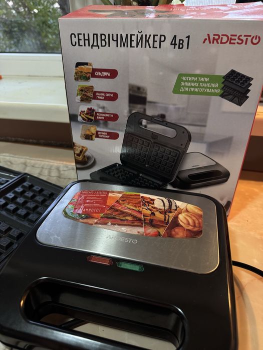 Вафельниця ,сендвічниця,  Мультимейкер 4в 1