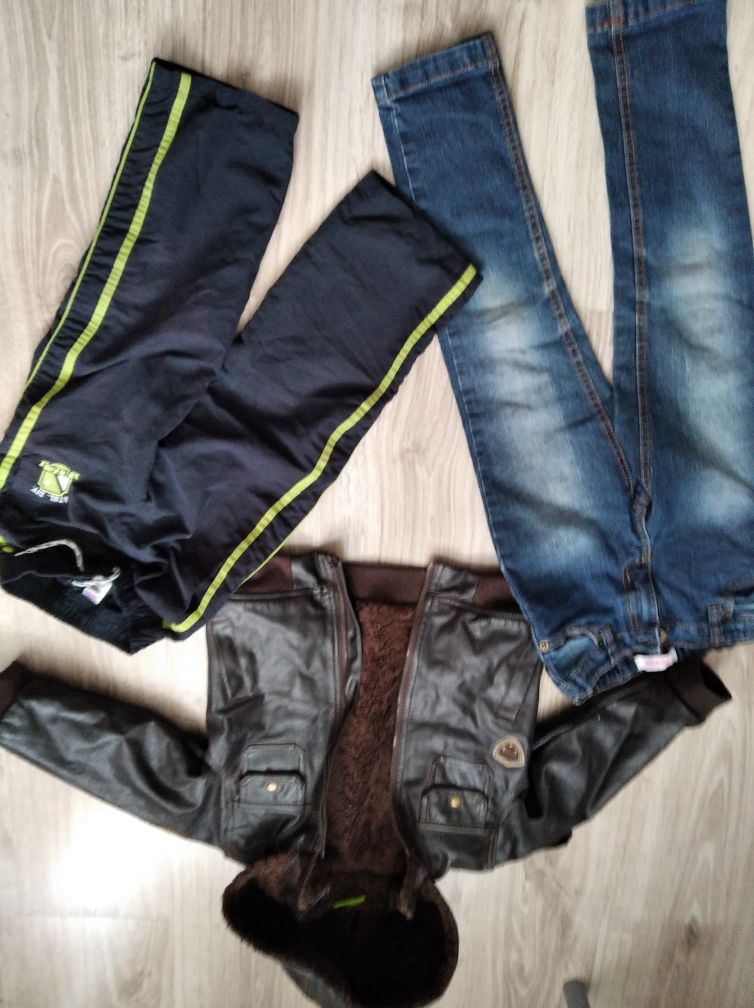 Ubranka kurteczka motocyklowa- ocieplana,+2 pary spodnie 3-4 lata