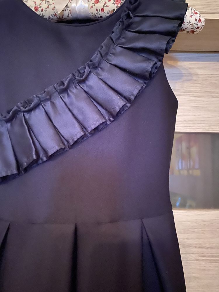 Классное школьное платье(форма)Ted Baker!