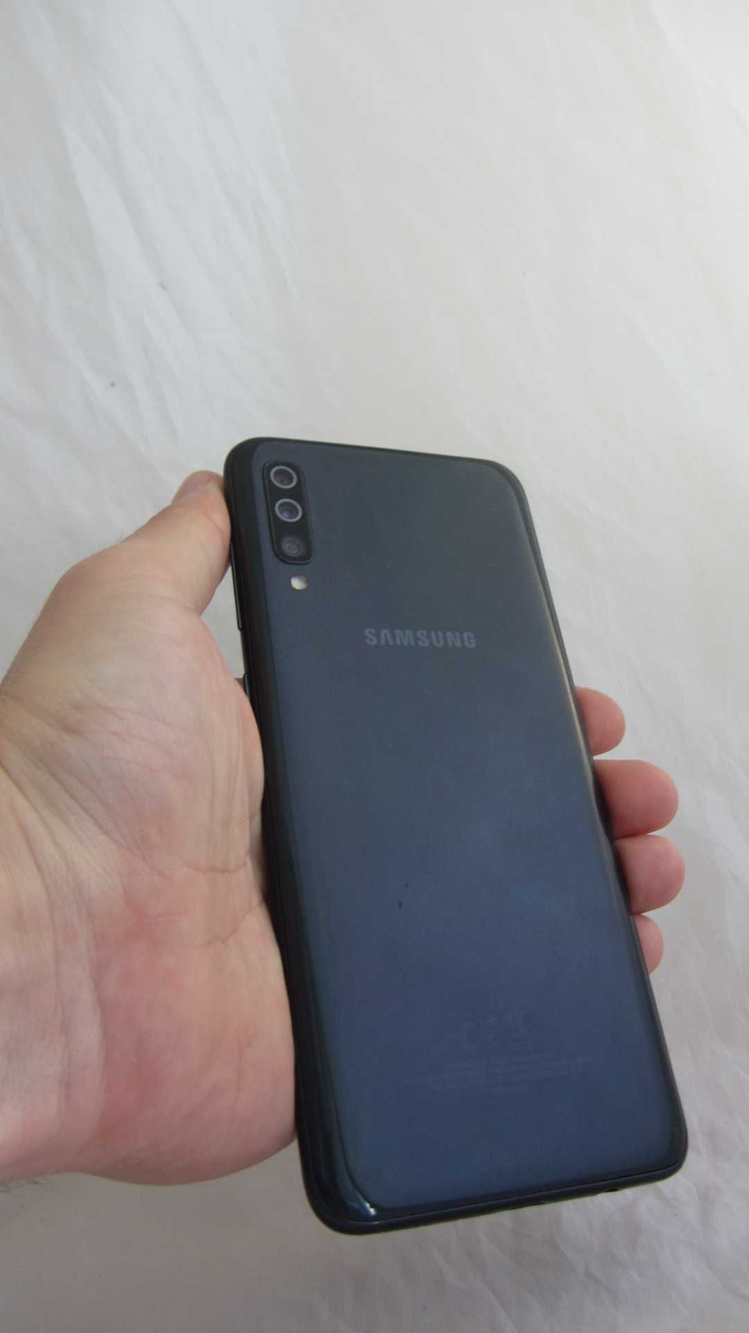 Samsung Galaxy A70 (SM-A705FZKUSEK) Black