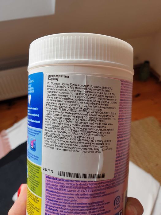 Pół opakowania wybielacza Vanish Oxy Action