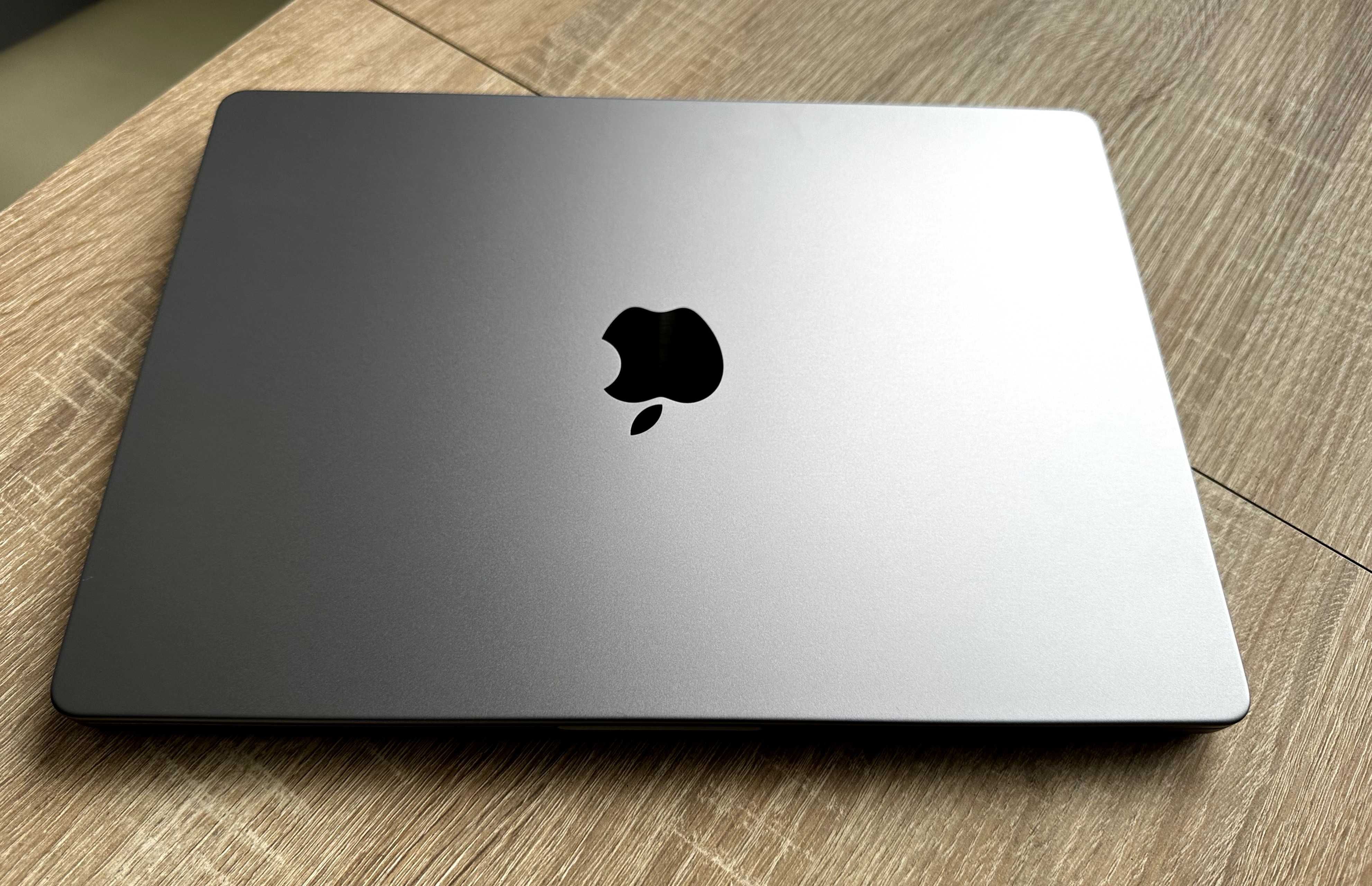 Macbook Pro 14 , M1 Pro , 16GB RAM , 512GB SSD
