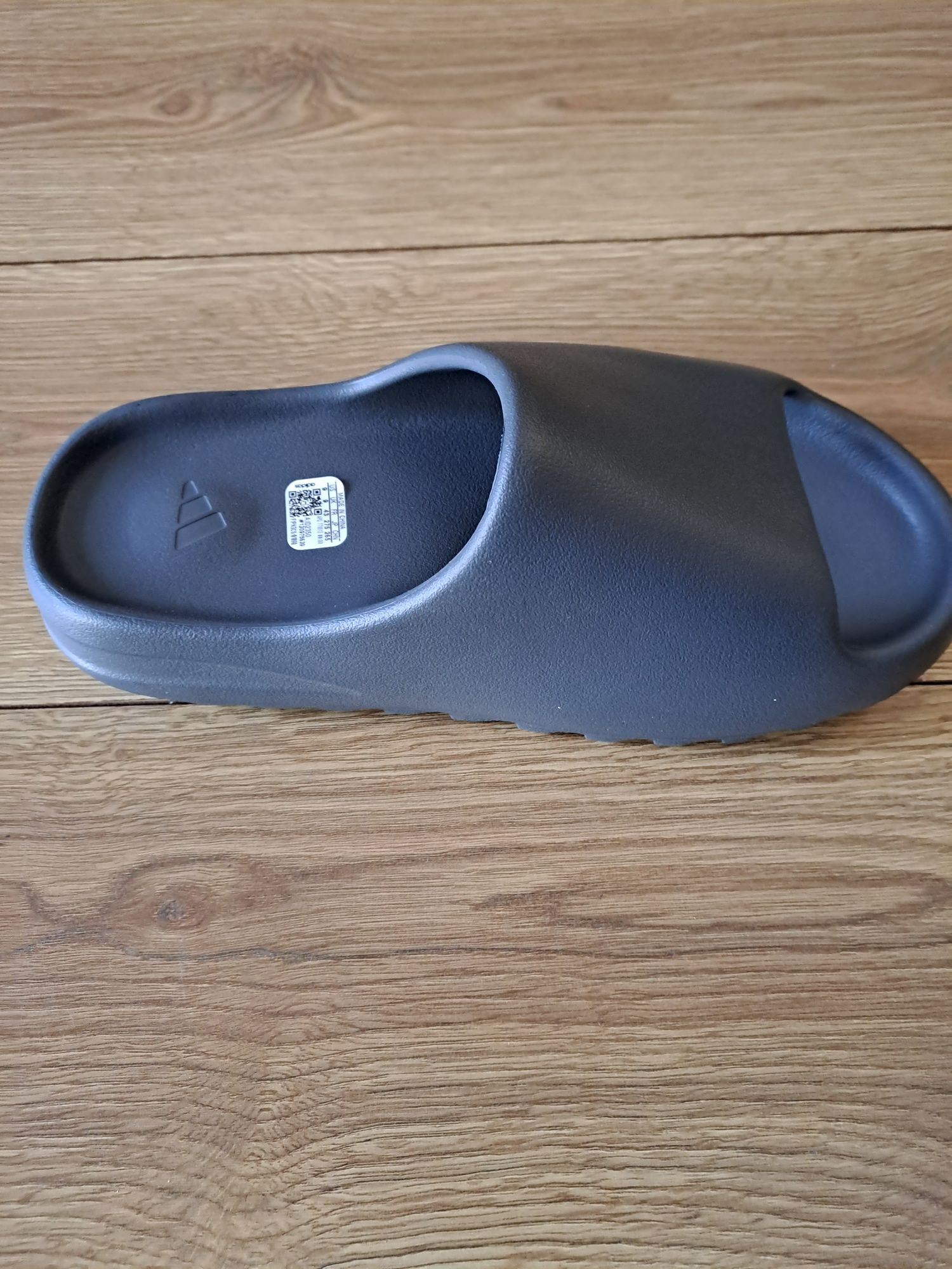 Klapki YEEZY slide