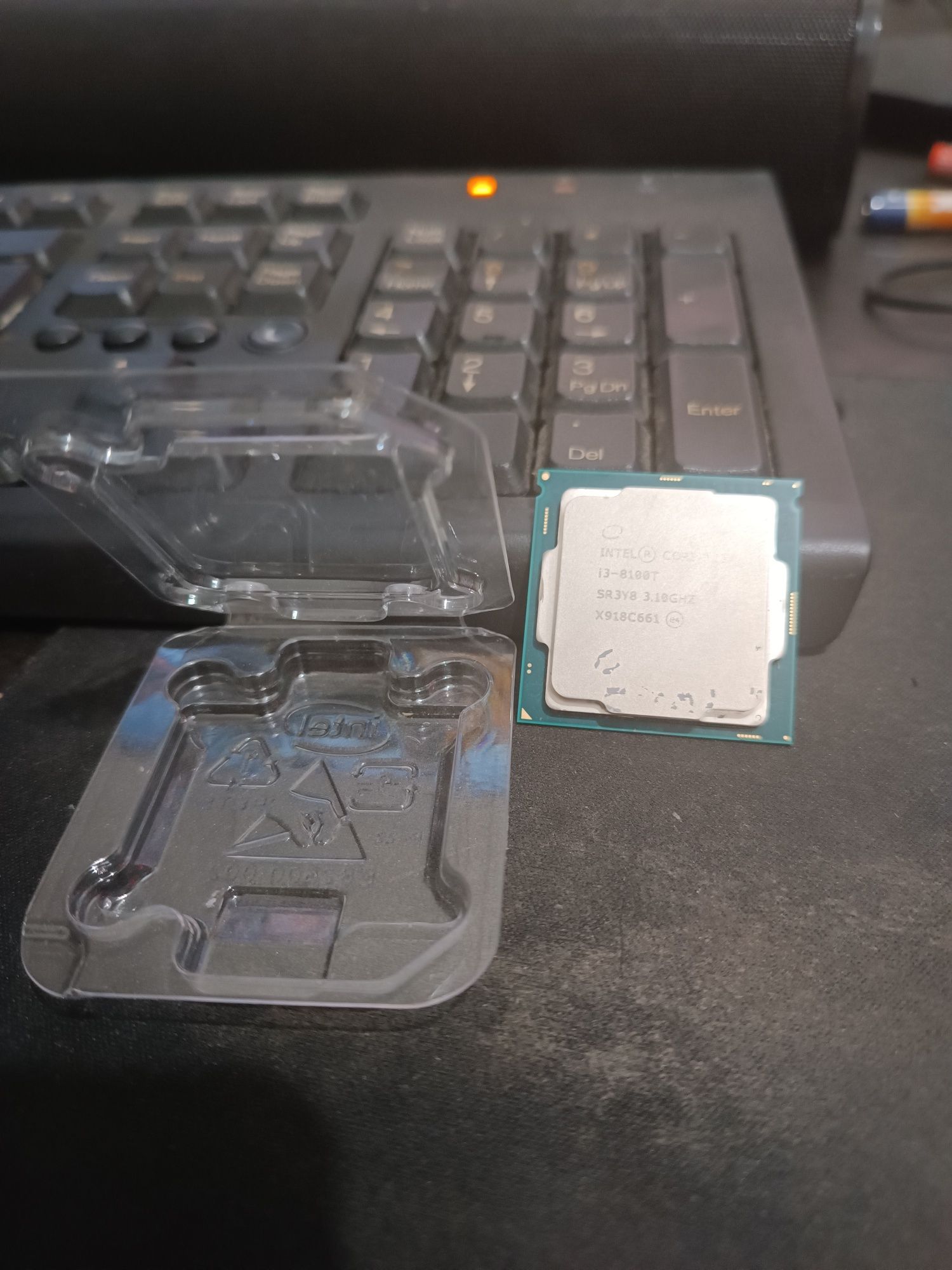 Intel I3 - 8100T