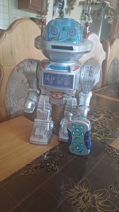 Робот звёздный друг