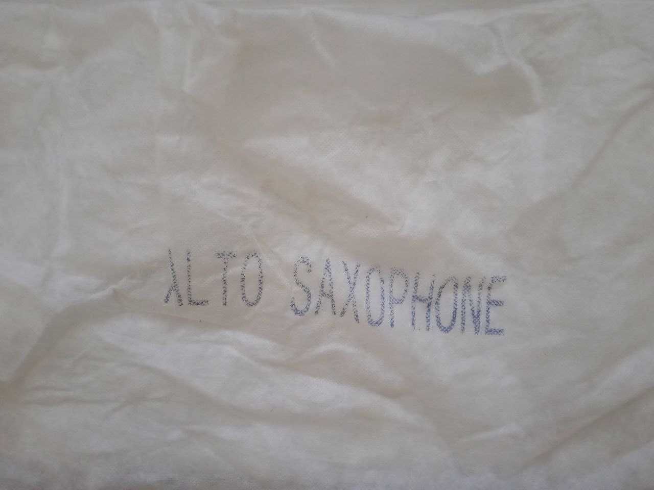 Продам альт саксофон Maxtone
