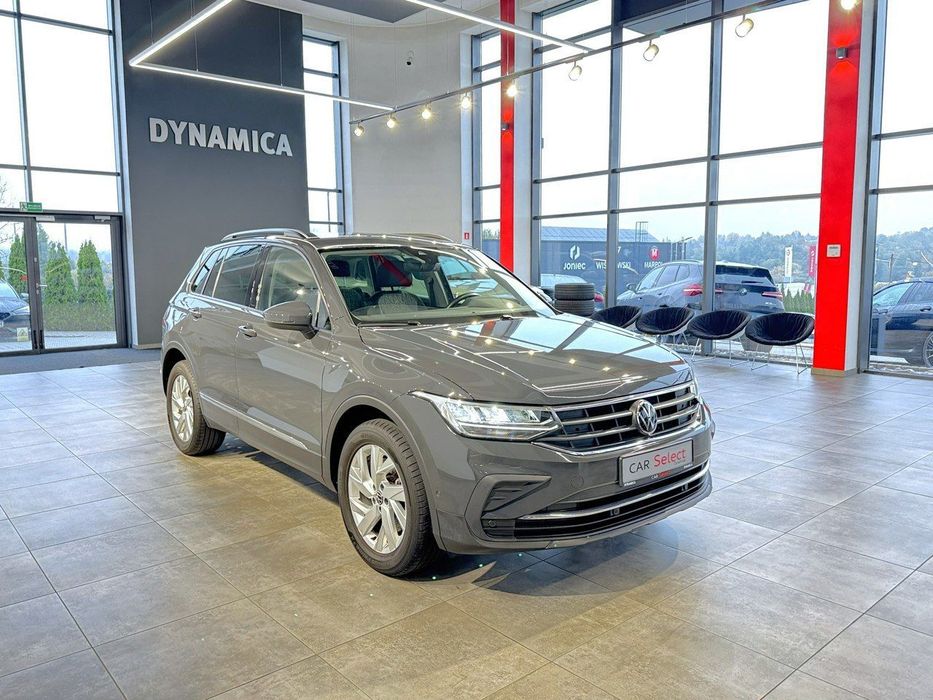 Volkswagen Tiguan Life 2.0TSI 190KM DSG 4motion 2022 r., salon PL, I właściciel, f-a VAT