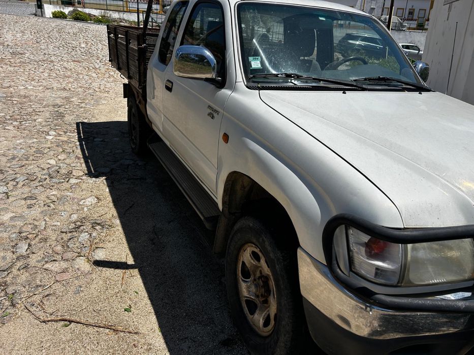 TOYOTA HILUX 2.5 D4-D TRACK (RESERVADO)