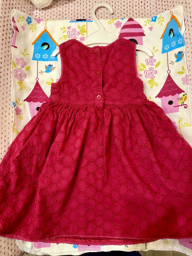 Неймовірно гарна сукня малинового кольору Прошва