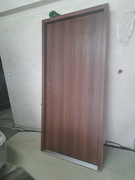 Dzwi wejściowe 90L orzech z Leroy Merlin