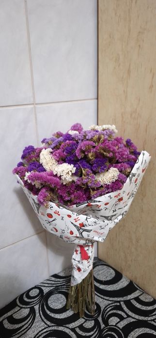 Букети квітів з сухоцвіту - кермек