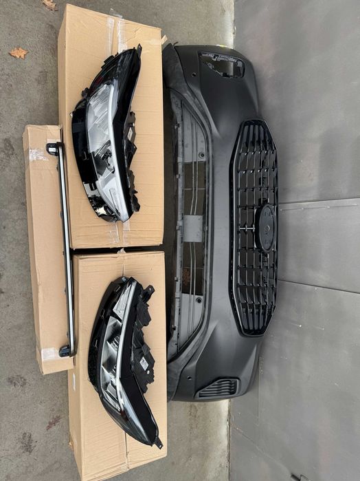 Бампер Ford Escape Kuga Mk4 2020 2021 2022 2023 2024 передній низ верх