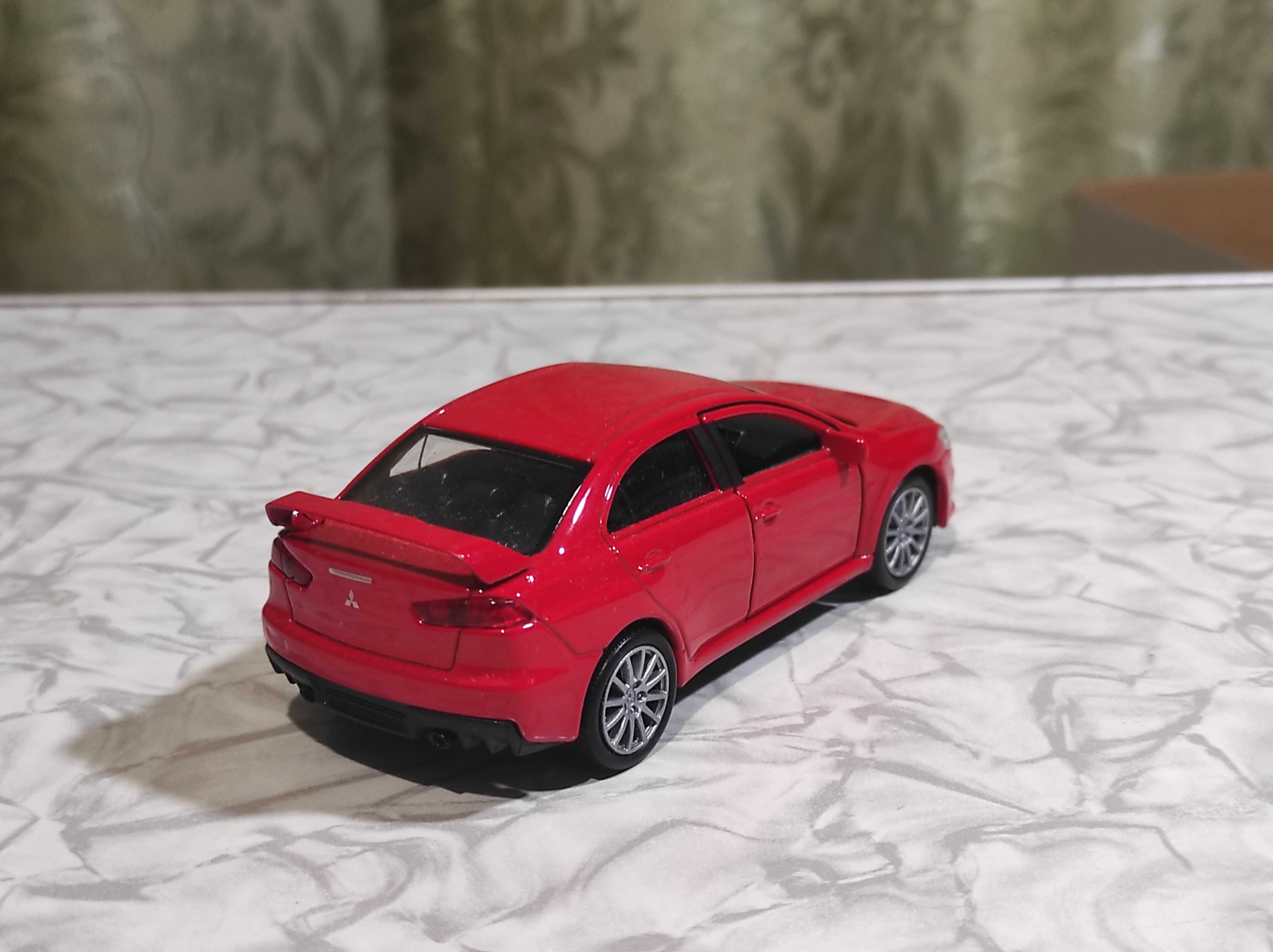 Mitsubishi Lancer Evolution X Welly 1/36 Нова колекційна модель