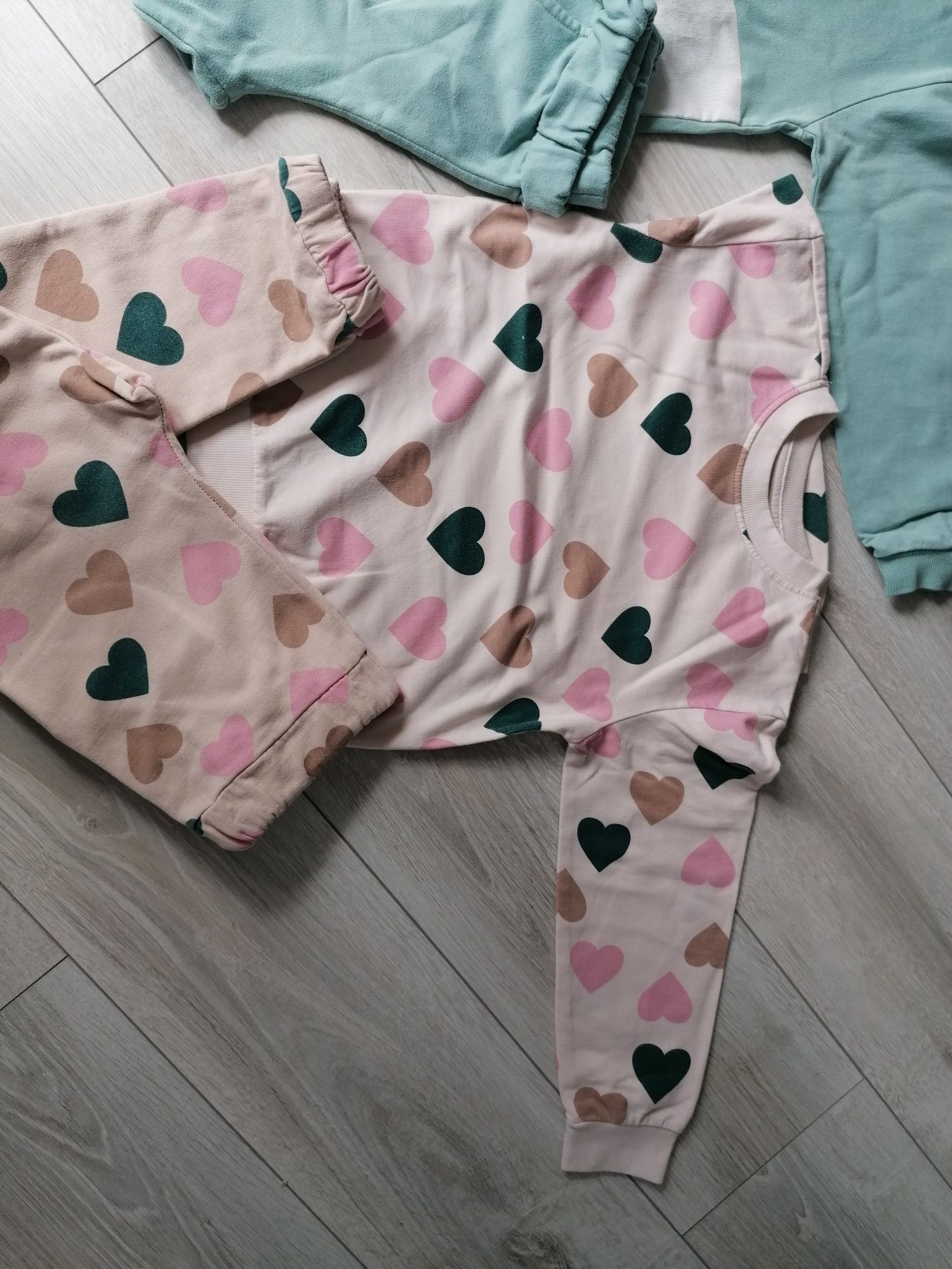 Zestaw dresowy roz 128