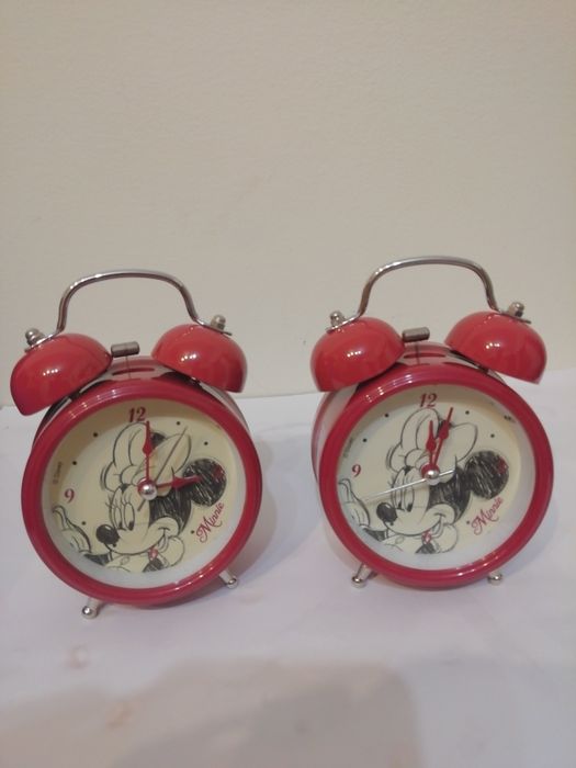 Vendo relógios Minie