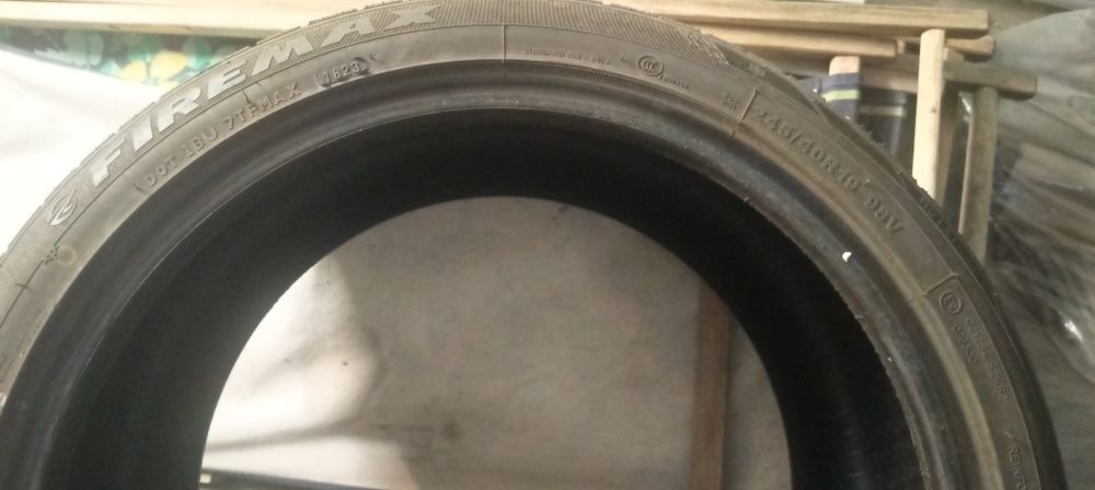 Opony zimowe firemax 245/40/19