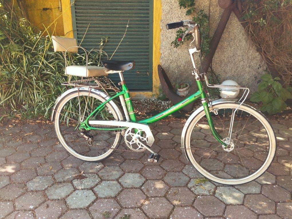 Bicicleta antiga Peugeot